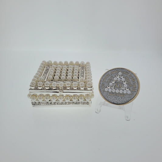 Pearl Box Chip Holder with matching Medallion