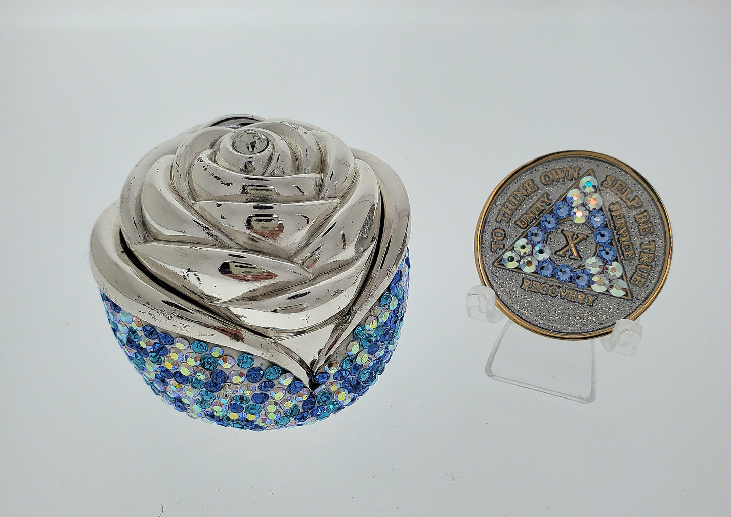 Rose Box Chip Holder with matching Medallion (Blue and Clear Aurora Borealis)
