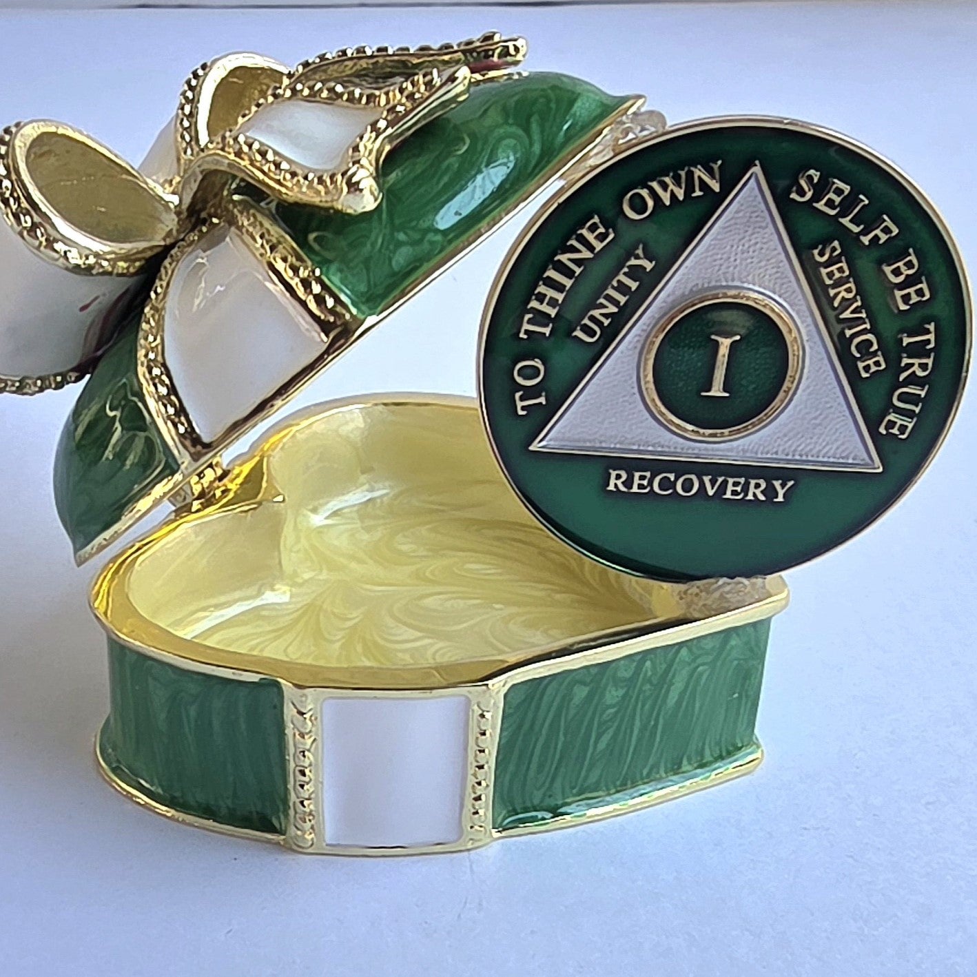 Green Heart Bling box Chip Holder with Matching Green Crystalized Medallion